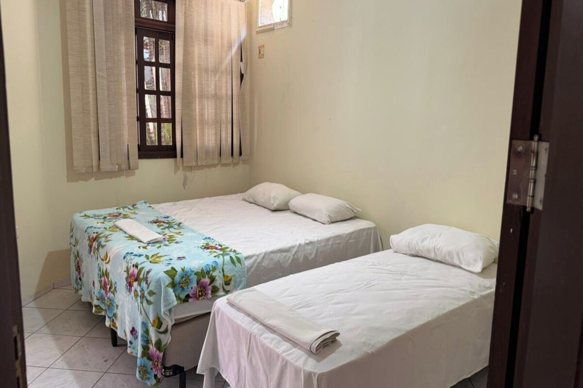 Triple Suite (1 Double bed + 1 Single bed) | 免费 WiFi、床单