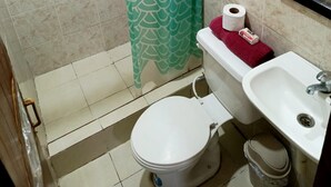Bruser, håndklæder, Sæbe, Toiletpapir