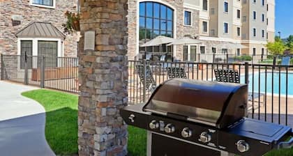 Accessible 1BR Suite | Free Daily Breakfast + Pool
