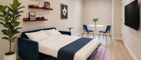 Desk, iron/ironing board, WiFi, bed sheets