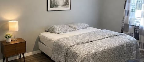 3 bedrooms, iron/ironing board, WiFi, bed sheets