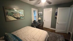 Room - The Van Gogh House - Creatively unwind with us! (Elizabethtown)