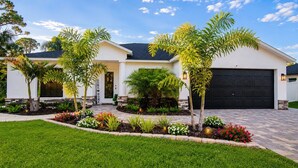 Exterior - Modern Botanical Retreat near Beaches, Warm Mineral Springs & Sarasota Memorial (North Port)