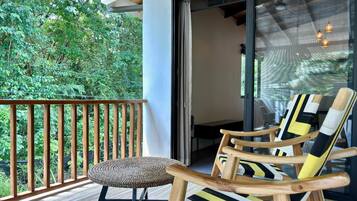 Apartment, Pool View | Property grounds