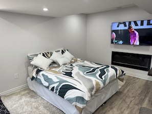 Room - Private basement suite with separate entrance (Brampton)