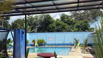 15 outdoor pools