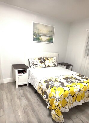 Unclassified image, 2 of 6, button - Peaceful waterfront 1bd/1ba guest house centrally located in charming Cape Coral (Cape Coral)