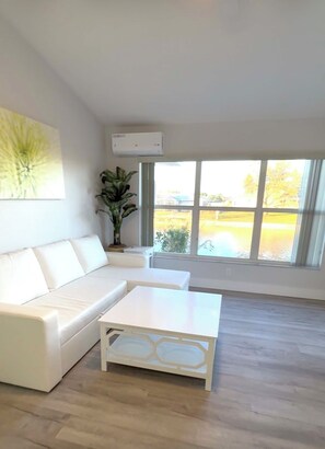 Unclassified image, 4 of 6, button - Peaceful waterfront 1bd/1ba guest house centrally located in charming Cape Coral (Cape Coral)