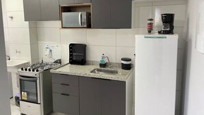 Private kitchen - Pearl Apartment (Sumaré)