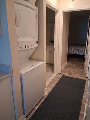 Unclassified image, 5 of 11, button - Cozy 1-bedroom condo in gorgeous Ocean City with AC (Ocean City)