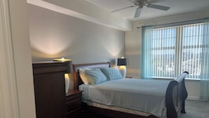 Room - Bright 2-bedroom apartment with AC in brilliant Sarasota City Center ! (Sarasota)