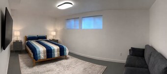 The Little Sound Retreat, Room Rental Close to PSNS, Ferry & More!