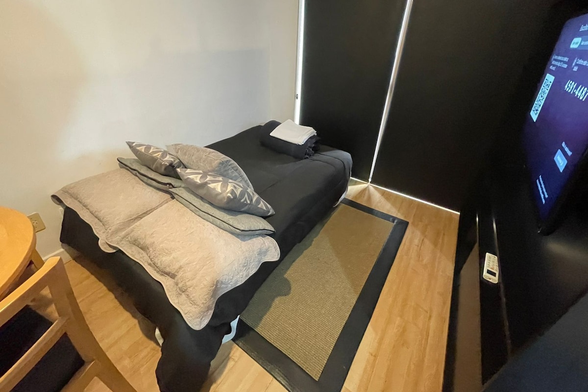 Comfort-Apartment, 1 Queen-Bett und Schlafsofa, Veranda, Stadtblick | Zimmersafe, Verdunkelungsvorhänge, schallisolierte Zimmer