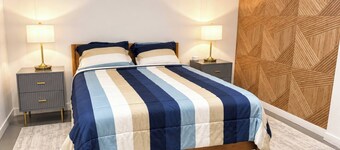 The Little Harbor Retreat, Room Rental close to PSNS, Ferry, and more!