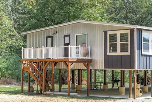 Lakefront House with Outdoor Firepit, Grill, and More