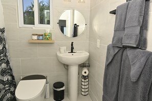 Bathroom - Brand New Beach Estate with Pools, Walk to La Bougainvillea Restaurant and Bar (Governor's Harbour)