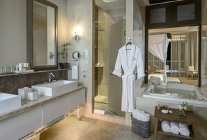 Bathroom - 2-bedroom resort in brilliant Nuevo Nayarit with swimming pools galore! (Nuevo Nayarit)