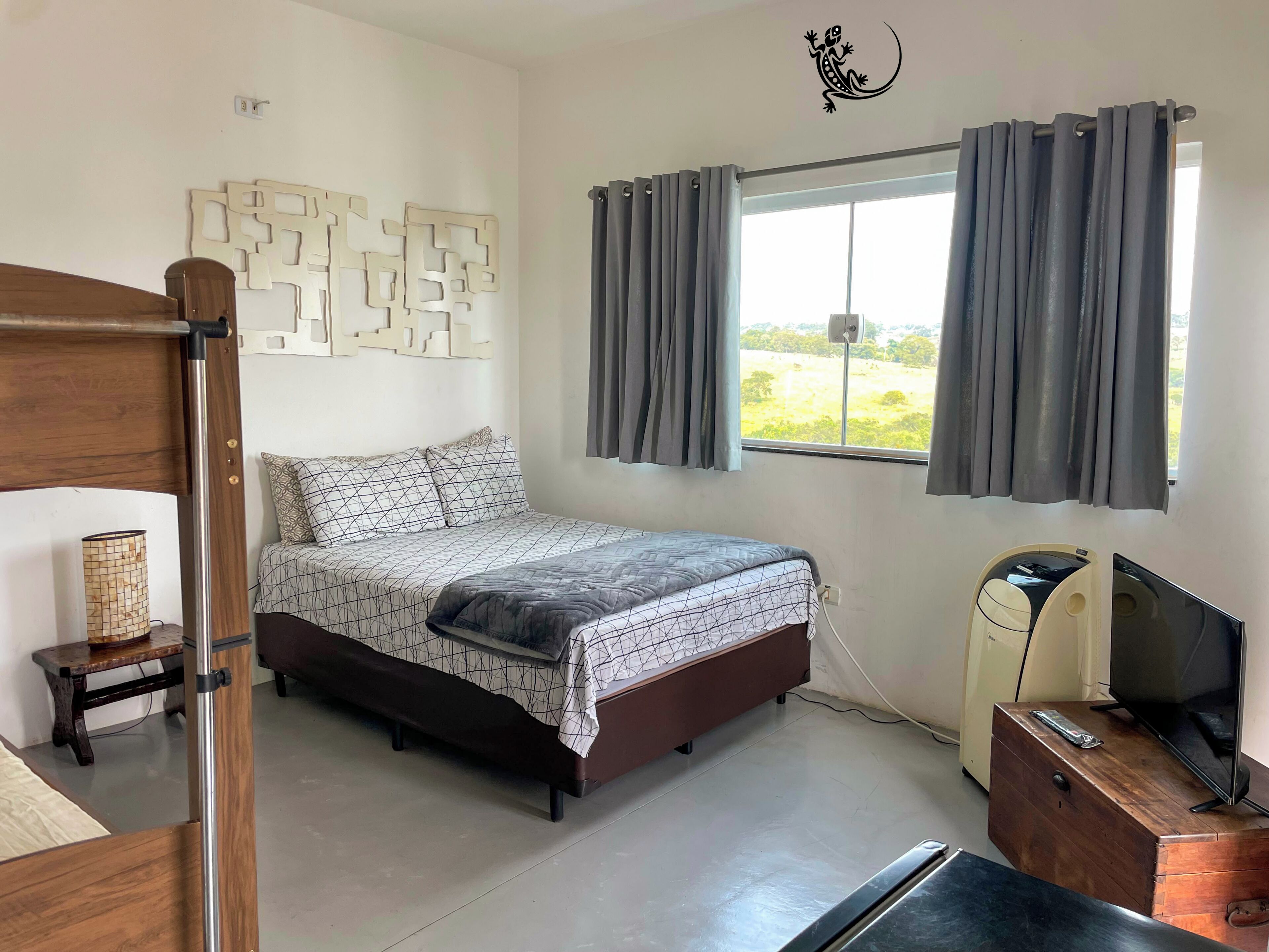 Desk, iron/ironing board, WiFi (free), bed sheets