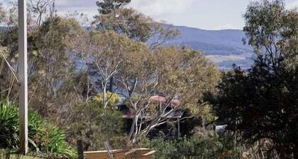 Graceys Beach House Dennes Point