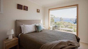 Unclassified image, 4 of 68, button - Graceys Beach House Dennes Point (Kingborough)