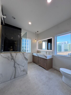 Unclassified image, 3 of 32, button - Skyline Haven: Penthouse-style Luxury Condo, Walk to CWS, Sleeps 16+ (Omaha)