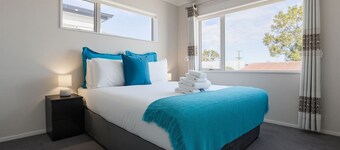 Modern 4BR Home | 3 Bath | Free Parking