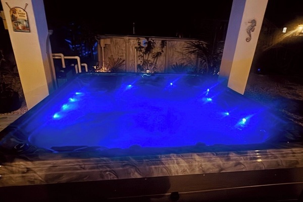 Bain à remous extérieur
