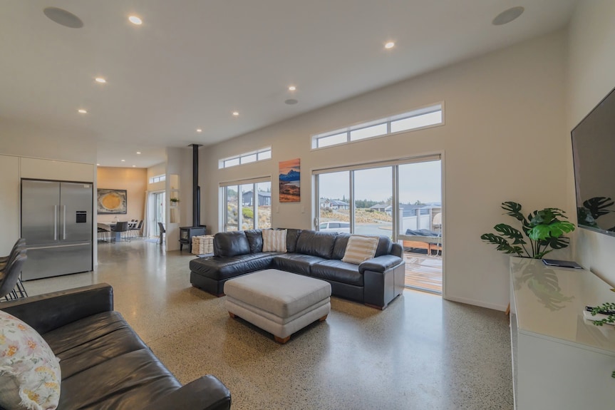 Summit Views | 4br + Fireplace | Tekapo Retreat - Lake Tekapo