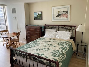 Iron/ironing board, WiFi - Ilikai Marina Studio with Full Kitchen and Sofa Sleeper (Honolulu)