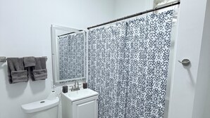 Unclassified image, 3 of 9, button - 3BR Home 15 Min to AirPort, 10 min Stadiums & More (Minneapolis)