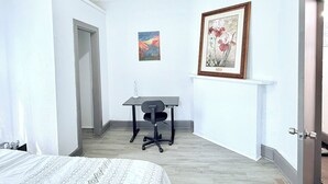 Unclassified image, 2 of 9, button - 3BR Home 15 Min to AirPort, 10 min Stadiums & More (Minneapolis)