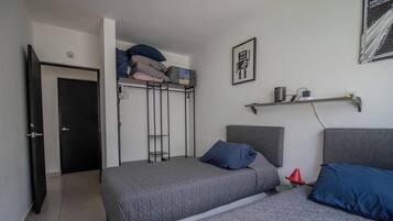 Iron/ironing board, WiFi, bed sheets
