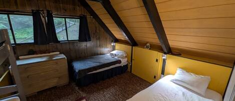 3 bedrooms, WiFi, bed sheets