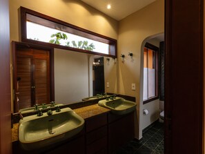 Ảnh chưa phân loại, 5 trong số 46 ảnh, nút