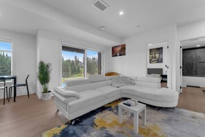 Living area - Stylish 1BR Apartment | Close to YEG (Edmonton)