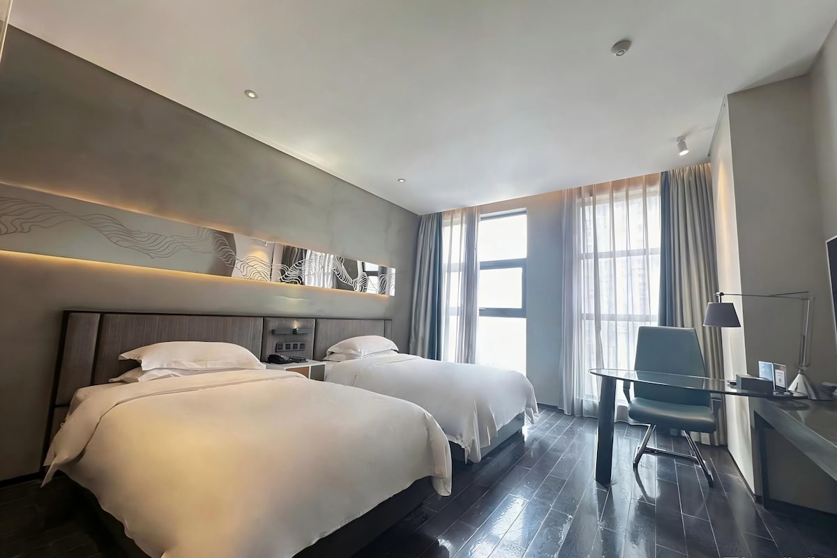 Quarto duplo urbano, vista para a cidade | Vista do quarto