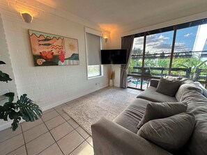 Living area - Oceanview Villa, Airlie Beach (Airlie Beach)