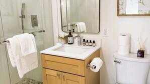 Unclassified image, 4 of 26, button - Modern Palo Alto Home -Perfect for Mid‑Term Stay (Palo Alto)