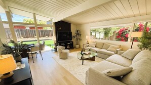 Unclassified image, 5 of 26, button - Modern Palo Alto Home -Perfect for Mid‑Term Stay (Palo Alto)