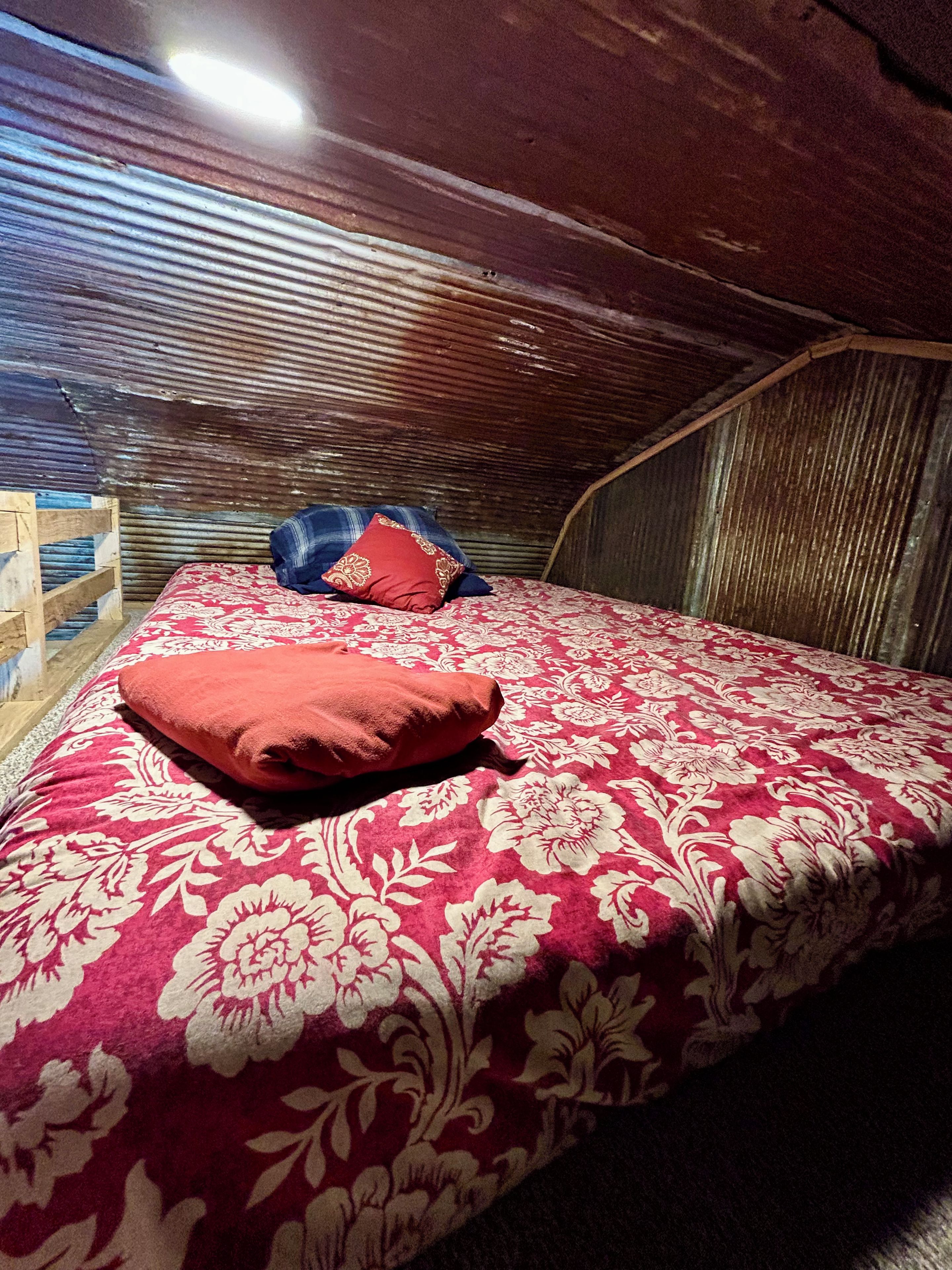 2 bedrooms, WiFi (free), bed sheets