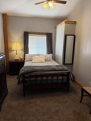 Room - End of the Road guesthouse: peaceful 1-bedroom in Craig (Craig)