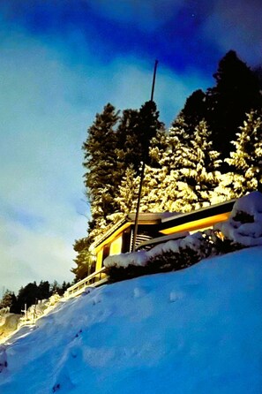 Unclassified image, 3 of 35, button - Chalet Waldhüsli (CharmingStay), (Flumserberg Tannenboden), by Interhome (Flumserberg Tannenheim)
