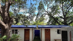 Exterior - Cozy 3-bedroom Private Tropical bungalow in fantastic Calatagan with AC (Calatagan)