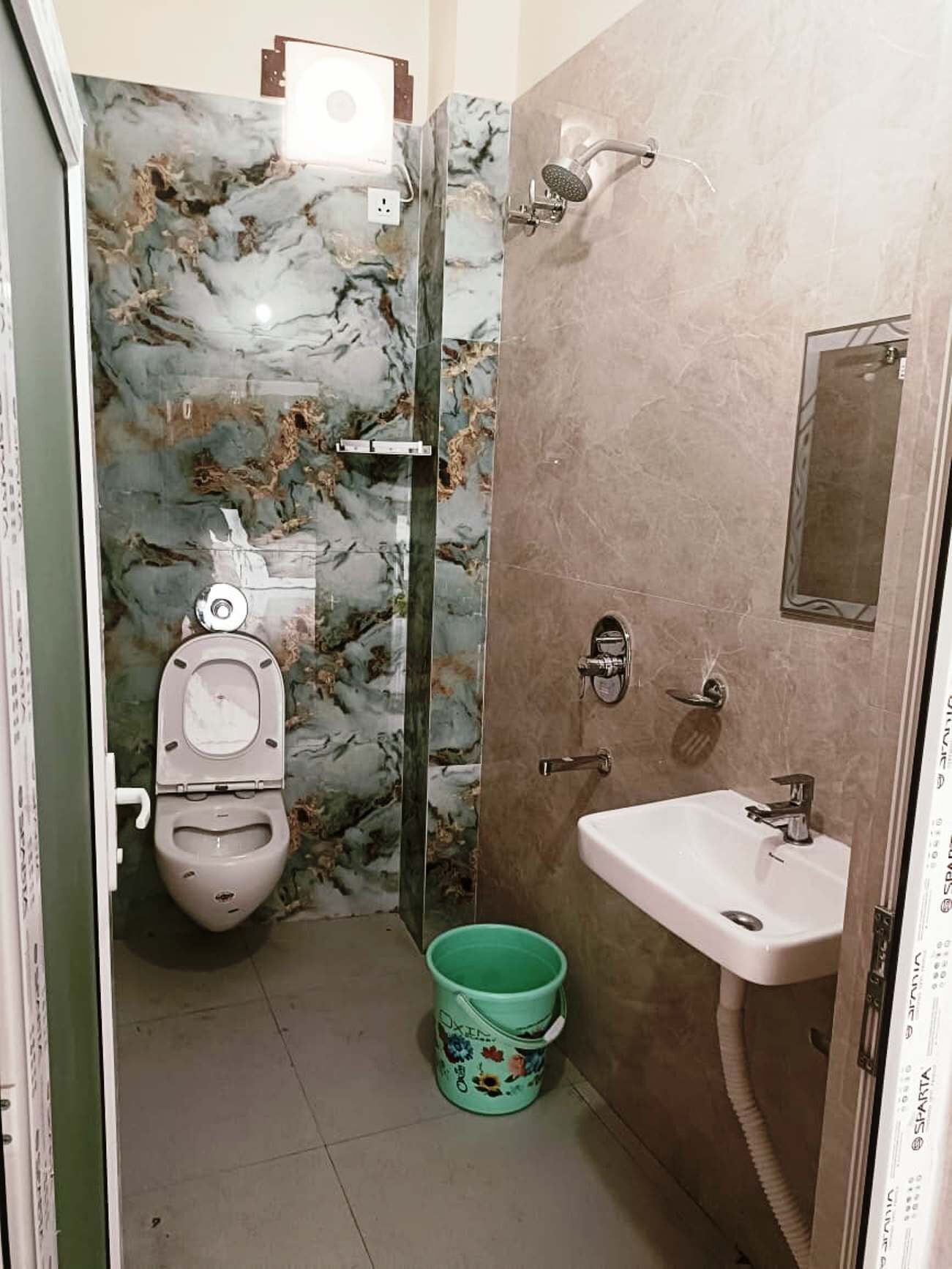 Standard Double Room, Garden View | Bathroom