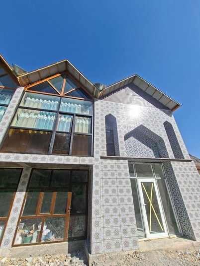 ABRAK - Purple Sage Hotel