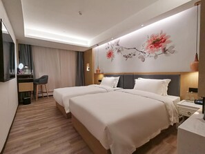 In-room safe, blackout curtains, soundproofing, iron/ironing board - Paco Hotel Beijing Road Metro Guangzhou (Guangzhou)