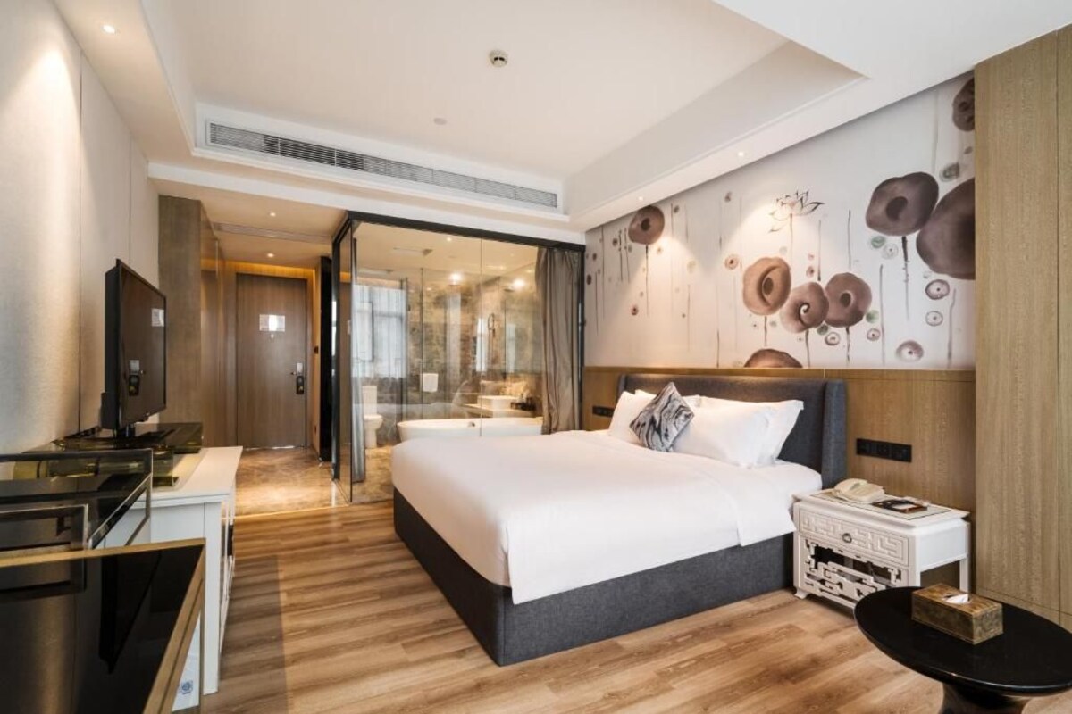 Luxury Double Room, City View | In-room safe, soundproofing, free WiFi