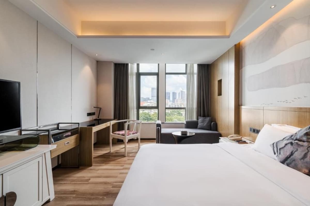 Deluxe Double Room, City View | In-room safe, soundproofing, free WiFi