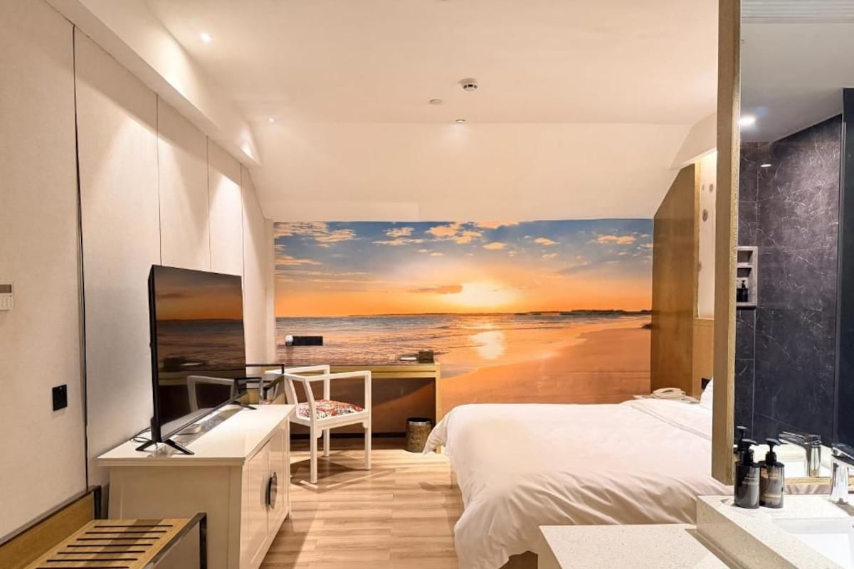 In-room safe, soundproofing, free WiFi