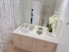Bathroom - Disney Family Home/3-bedroom townhome with private pool in Kissimmee. (Kissimmee)